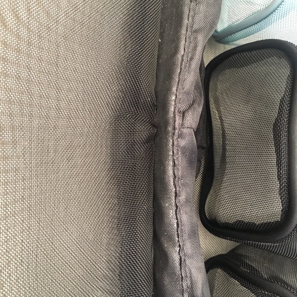 Mesh Bag with three Removable Mesh Pouches - Picture 3 of 6